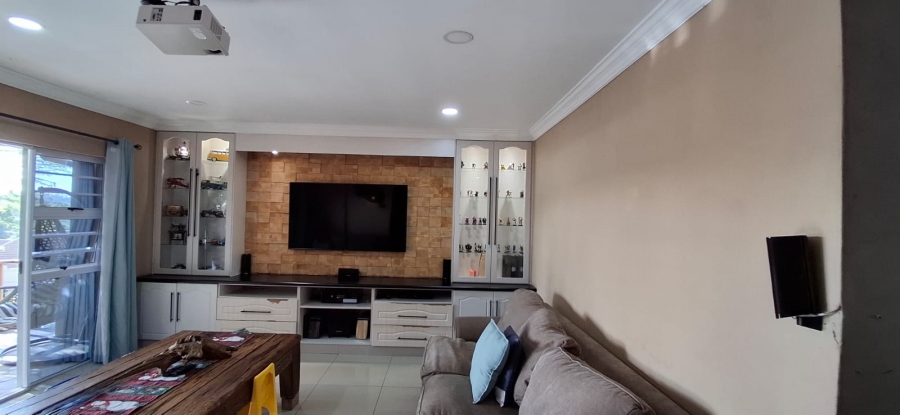 6 Bedroom Property for Sale in Haven Hills Eastern Cape